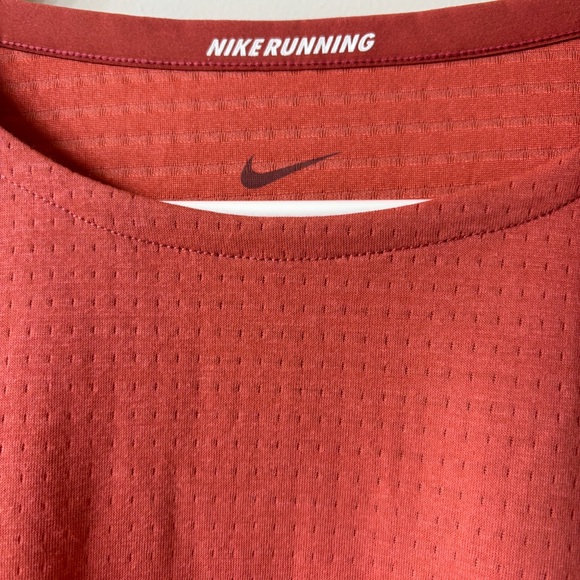 Nike Men's Dri-Fit Rise 365 Running Training Top Tee Coral Large - Picture 3 of 6